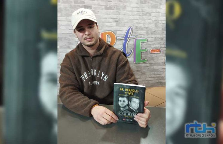 El joven chipionero José Rey publica el libro ‘El abuelo y yo’, sobre la vida y trayectoria de José Mellado Martín