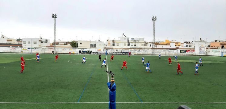 El Chipiona golea en casa al Vejer Balompié