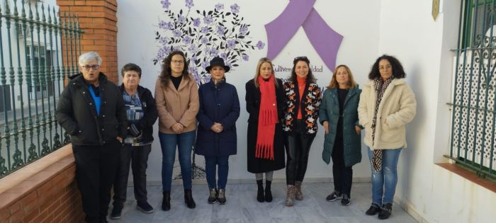 Chipiona recuerda con un minuto de silencio a las 46 mujeres fallecidas en lo que va de año a causa violencia de género