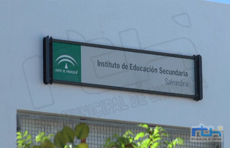 52 estudiantes del Instituto Salmedina, 19 mas que el pasado año, se examinan hasta mañana de la EBAU