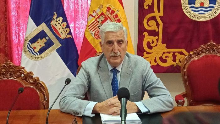 Luis Mario Aparcero se reúne con la plantilla de la Policía Local para abordar cuestiones sobre la organización del servicio en la localidad