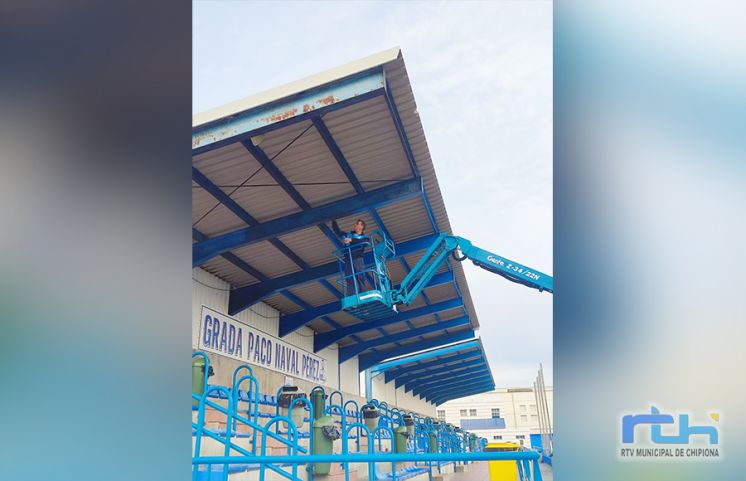 Renovación de elementos y material deportivo en las instalaciones del Complejo Polideportivo Municipal de Chipiona