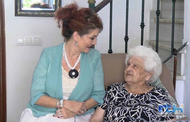 Isabel María Fernández comunica que Mercedes Reyes González recibirá su homenaje como la mujer más mayor de Chipiona el próximo jueves 5 de octubre