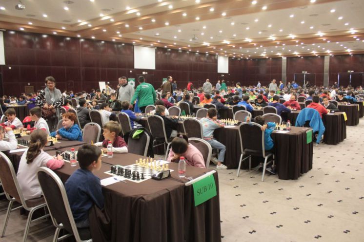 Seis jugadores del club Ajedrez Chipiona participaron el pasado fin de semana en el campeonato de Andalucía Escolar