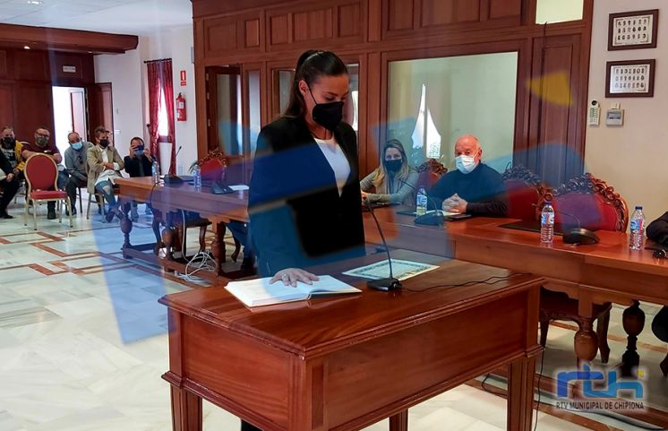 Ana Belén Rodríguez Ramos toma posesión como nueva concejala del Partido Popular en el Ayuntamiento de Chipiona