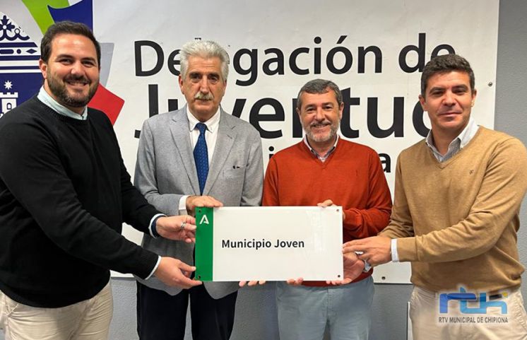Chipiona cuenta desde hoy con el distintivo ‘Municipio Joven’ que otorga la Junta de Andalucía