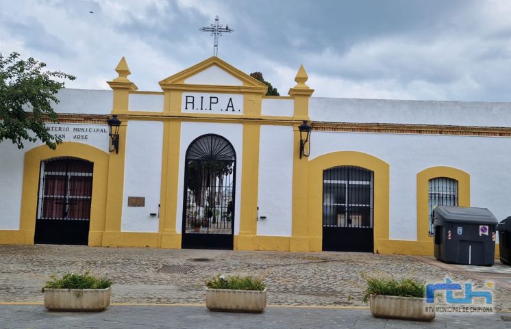 El Ayuntamiento de Chipiona vuelve a recordar que el cementerio municipal ha ampliado horario hasta el sábado el Día de los Difuntos