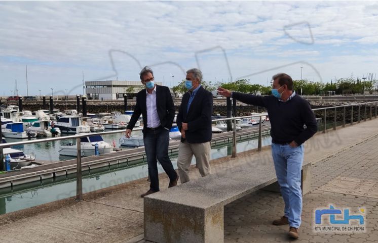 El alcalde de Chipiona y el responsable de ESPOmar se reúnen para tratar la comunicación marítima entre Cádiz, Huelva y Portugal
