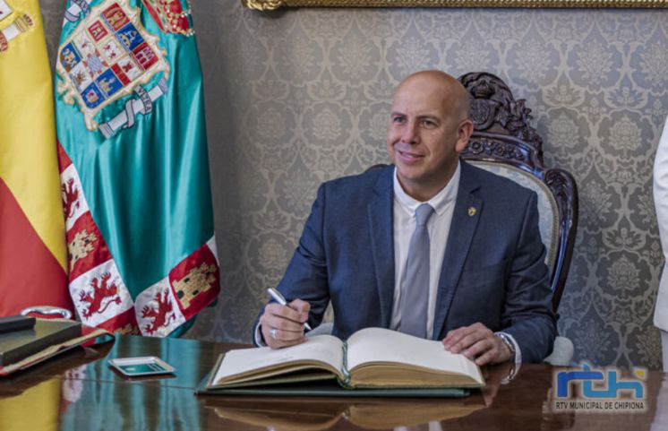 El fútbol y el deporte chipionero celebran la designación de Pedro Curtido como presidente de la Federación Andaluza