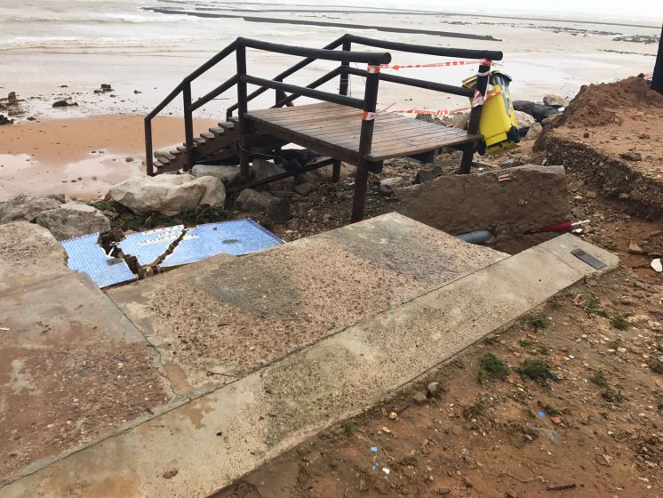 Protección Civil y Medio Ambiente piden que se extremen las precauciones durante el temporal y que se eviten situaciones de riesgo