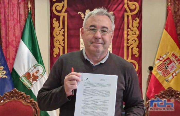 Pepe Mellado anuncia la recepción de informes de la Junta que permitirán regularizar y legalizar establecimientos de restauración en Las Tres Piedras