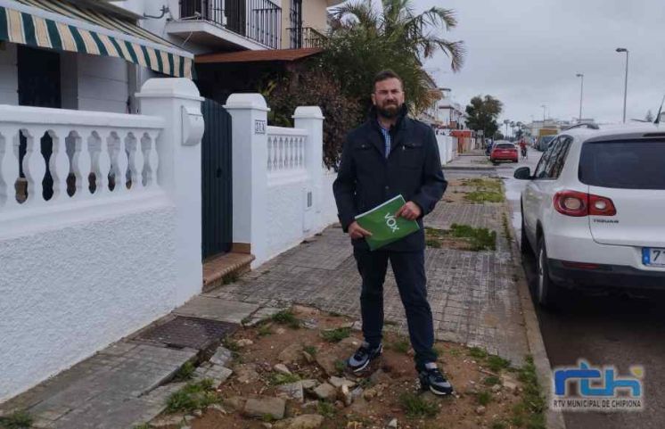 El grupo VOX en el Ayuntamiento de Chipiona solicita el arreglo del acerado de la avenida de Jaén