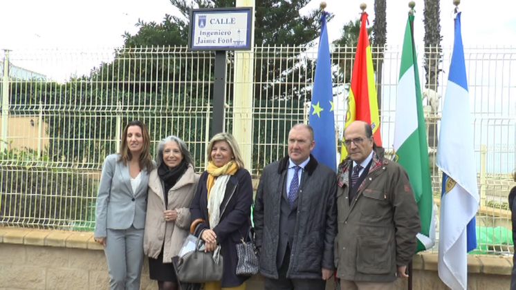 Una calle de Chipiona recuerda desde hoy a Jaime Font, el ingeniero que construyó el faro hace un siglo y medio