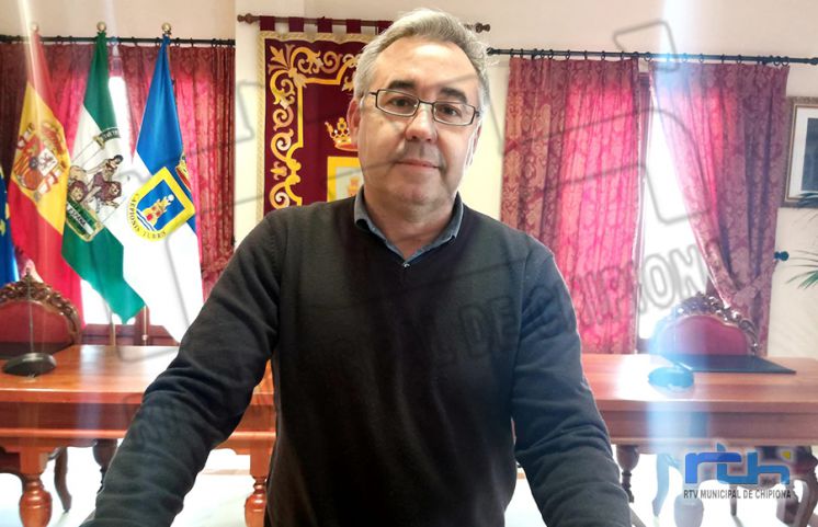 Pepe Mellado afirma que la nueva ordenanza sobre el reconocimiento de AFO de Chipiona es más eficaz y garantista