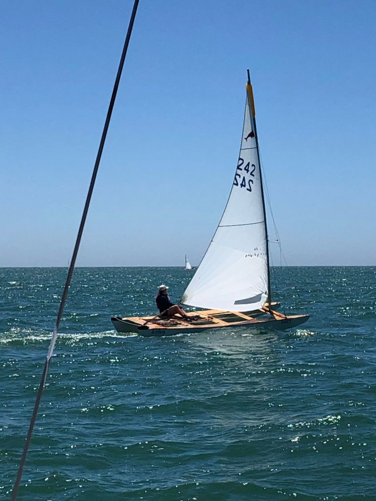 Rocío Dorantes se alza con el primer puesto de féminas en su debut en la última regata del Campeonato de Andalucía de Patín a Vela