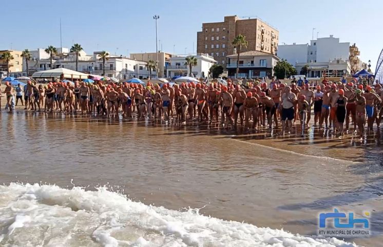 187 participantes en una Travesía a nado Picoco-Playa de Regla en la que vence Marcos Sánchez con Fátima Souissi como primera fémina