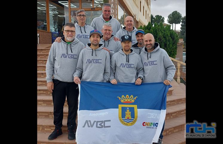 La Asociación de Veteranos del Baloncesto de Chipiona queda tercero en el prestigioso torneo internacional Mamba Basket de Murcia.