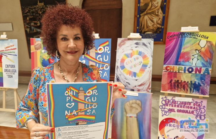 Isabel Mª Fernández presenta el cartel de ‘Chipiona Orgullosa’ e invita a participar en el programa de actividades que comienza el 26 de junio