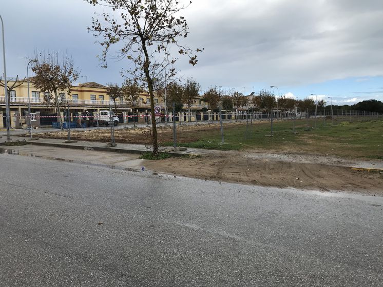 Comienza la primera fase de la adecuación de un espacio urbano apra crear un parque público en La Laguna frente a la antigua Depuradora