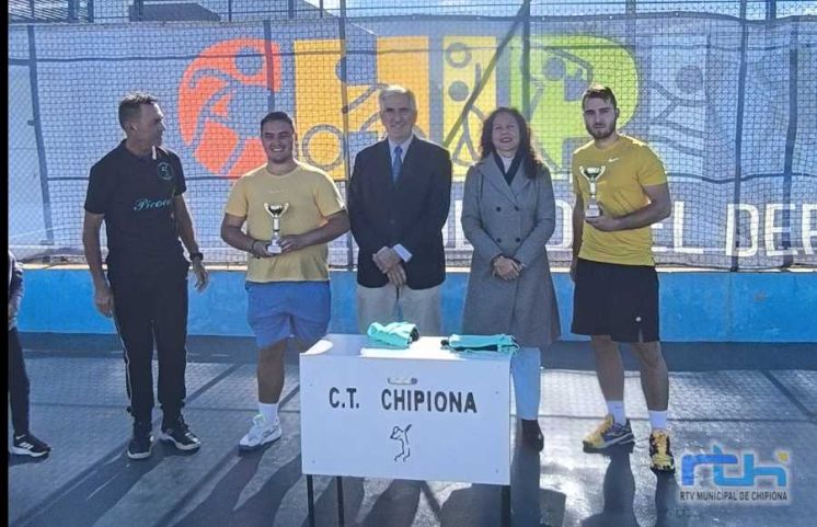 José Manuel Senra y José Carlos Velasco campeones del torneo de tenis de dobles que concluyó el sábado en Chipiona