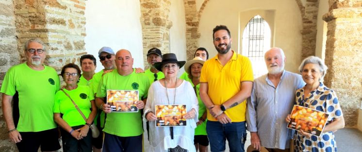 Fiestas entrega los premios del concurso ‘Noche iluminada de las velas de Chipiona’ a Emilia Manuela Vivas y Antonio Jiménez