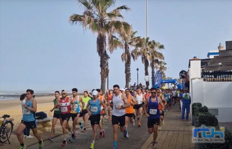 El chipionero Fran Caraballo finaliza tercero en una Media Maratón Costa de la Luz con 328 participantes