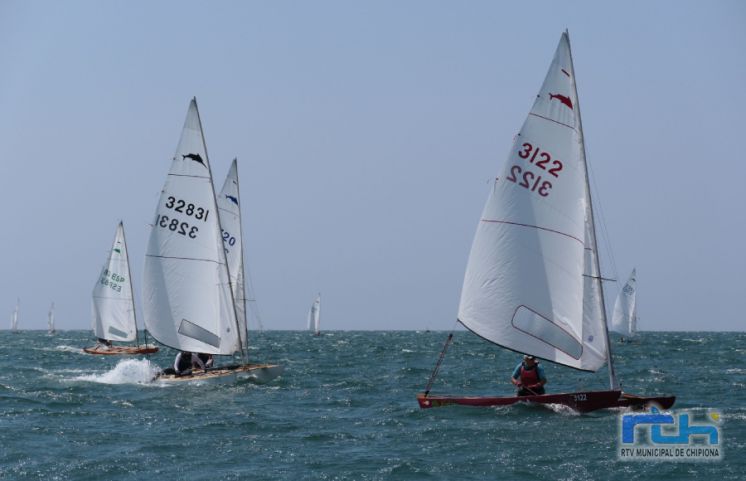 Muy buena participación del Club de Vela y Regatas Chipiona en el Campeonato de España de patín a vela