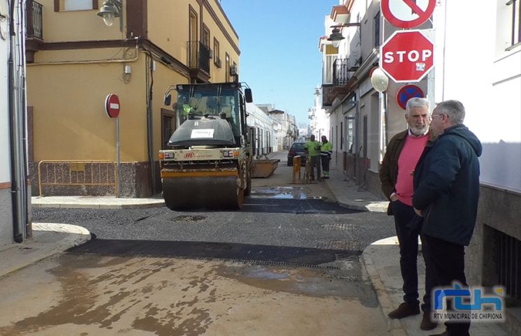 Mañana se abrirá al tráfico la calle Cuatro Esquinas tras las obras de mejora ejecutadas