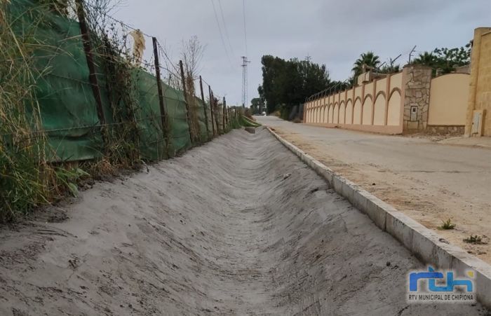 Las obras de evacuación de las aguas pluviales en un tramo de la hijuela de los Gitanos están próximas a finalizar