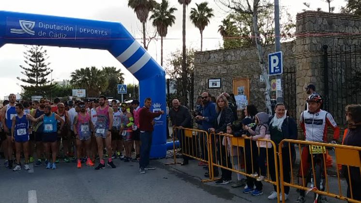 Manuel Bejarano vence en la trigésimo tercera de una Media Maratón Costa de la Luz que gozó de una climatología excepcional