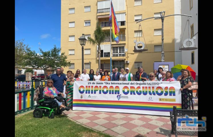 Chipiona ha conmemorado hoy el Día Internacional del Orgullo LGTBIQ+
