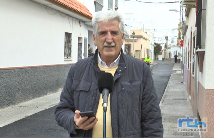 El Alcalde de Chipiona informa sobre los últimos trabajos de mejora en la calle Mimo y el inicio del arreglo en las calles Álamo y Merluza