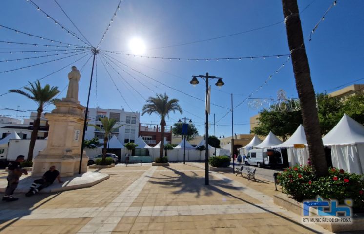 Se ultiman los preparativos para que esta noche arranque la vertiente lúdica de las Fiestas de Regla