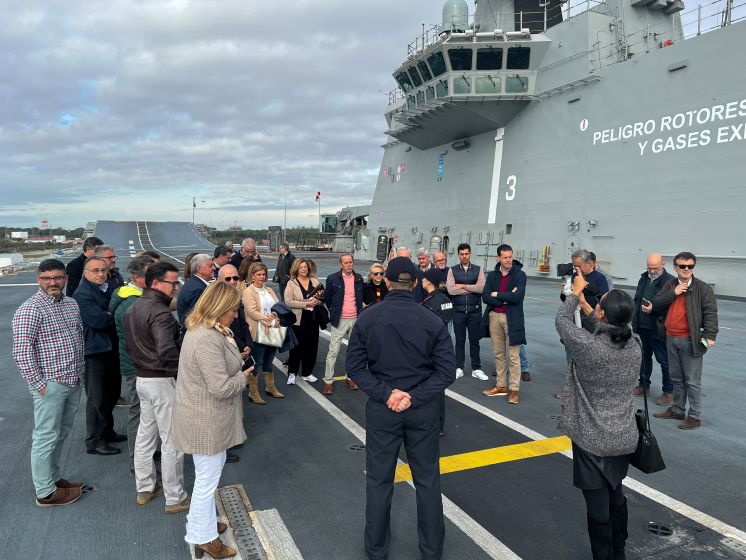 Apytermi realiza una visita de profesionales de la administración y empresarios a la Base Naval de Rota