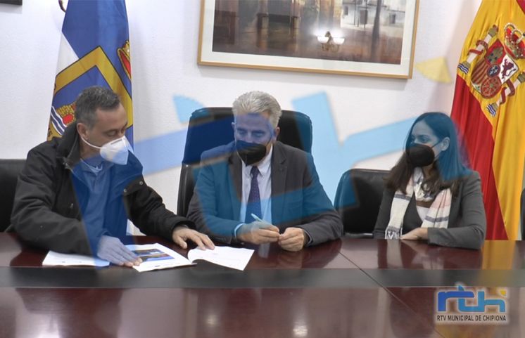 Ayuntamiento de Chipiona y Grupo de Acción Local Pesquera firman la certificación final de la subvención de los paneles informativos de los corrales