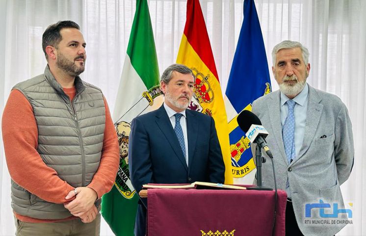 Alfonso Candón visita Chipiona para abordar con el gobierno municipal asuntos sobre inclusión social, juventud, familias e igualdad