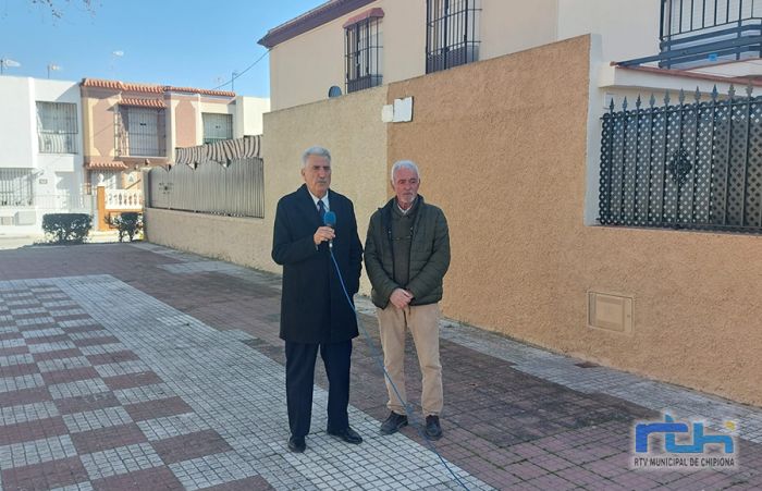 El alcalde de Chipiona anuncia el comienzo inminente de las obras de reforma de la plaza de la Macarena