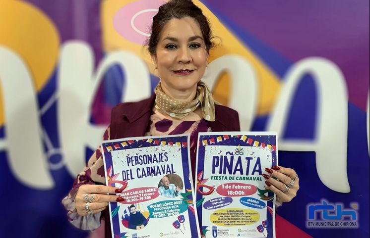 Isabel María Fernández presenta un programa de actividades de carnaval para la próxima semana en el Centro de Mayores
