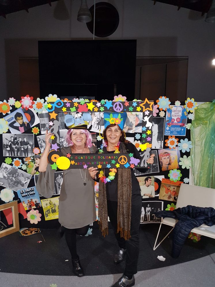 Éxito de público en el quinto guateque solidario de la Asociación de Familiares de Enfermos de Alzheimer