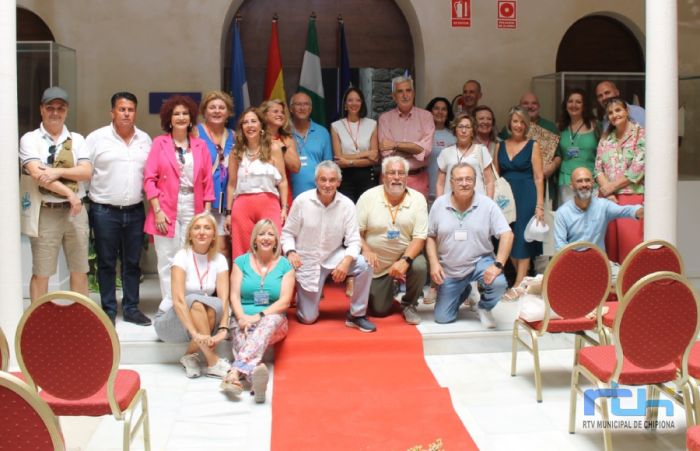 Juan Manuel Rivera entre los homenajeados de una convivencia nacional de técnicos de consumo celebrada en Chipiona