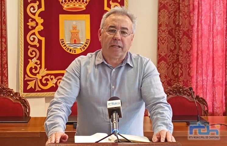 Pepe Mellado informa del inicio de las obras del PROFEA que comienzan con la reurbanización de la calle Poeta Miranda de Sardi