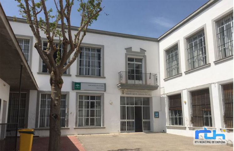 Mañana acaba el plazo informativo sobre la oferta formativa y las matrículas del próximo curso en el Centro de Educación de Adultos