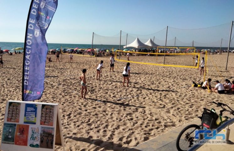 Mucha participación y buen ambiente deportivo en el Torneo Deportes y Playas que incluye voley y fútbol playa